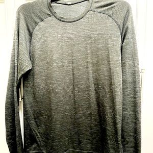 Lululemon long sleeve tee